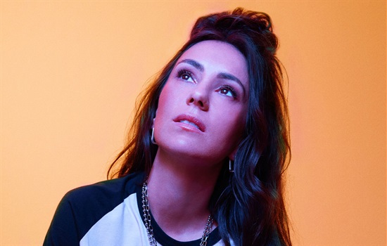AMyShark_2025_1140 pixels wide x 725.jpg